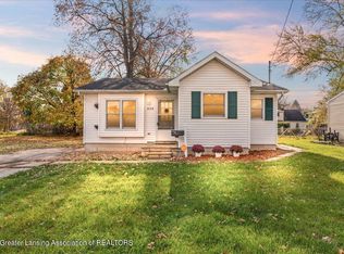 838 Pacific Ave, Lansing, MI 48910