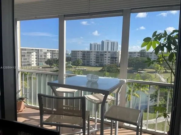 2855 Leonard Dr APT H511, Aventura, FL 33160