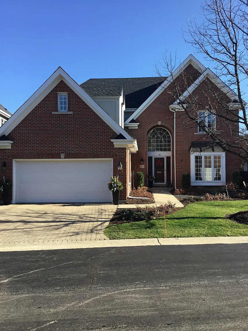 23 Windsor Dr photo 1