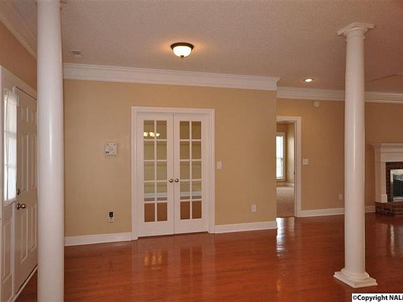 5th image of 132 Autumn Glaze Dr