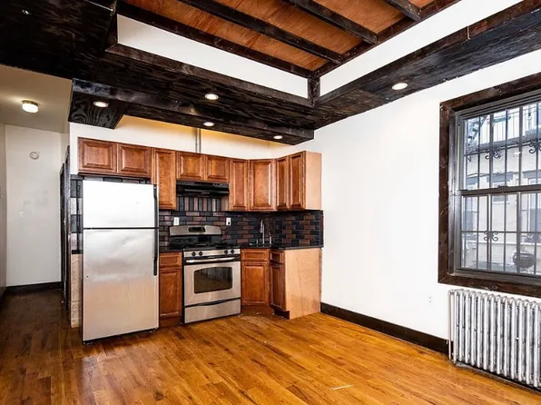 279 Menahan Street image 7 of 15