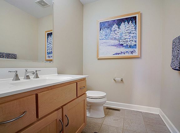 5th image of 14730 Dixon Ln