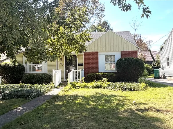 295 Falstaff Rd, Rochester, NY 14609