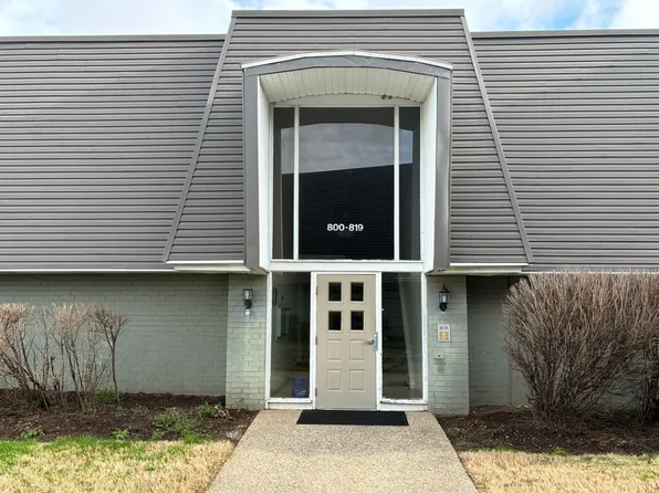 805 La Fontenay Ct, Louisville, KY 40223