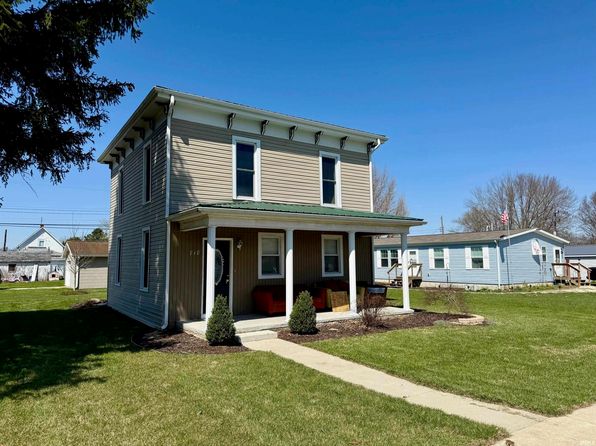 718 N Market St, Andrews, IN 46702