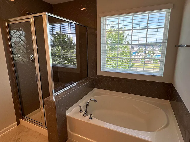1109 Little Gem Ln — Photo 24