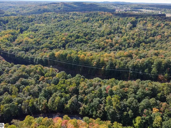 E Valley Rd, Maple City, MI 49664