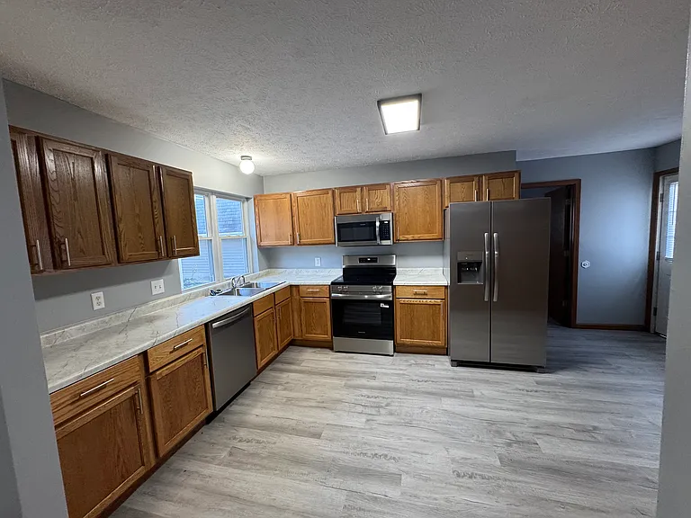 121 N Parker Ave — Photo 5