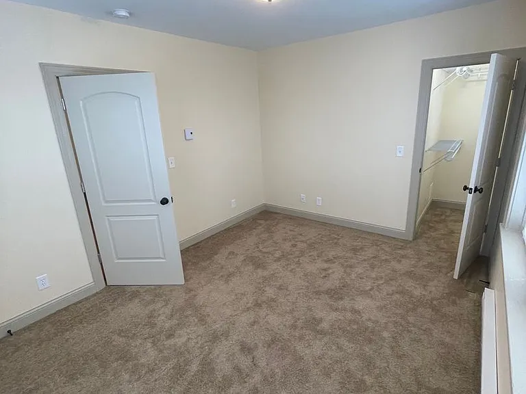1404 E State St Apartments — Photo 10