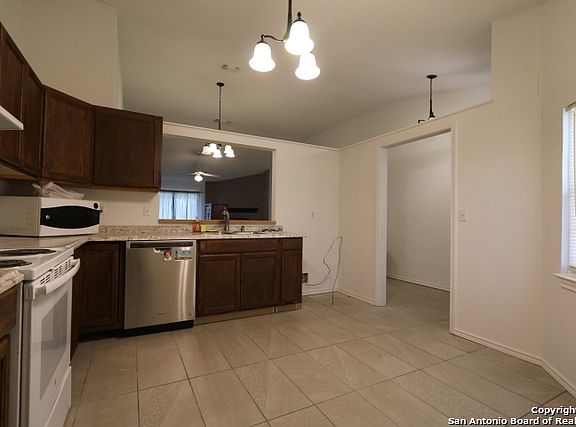 3rd image of 5711 Lakefront St