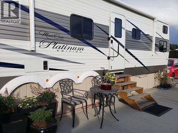 2nd image of 415 Commonwealth Rd Unit 301