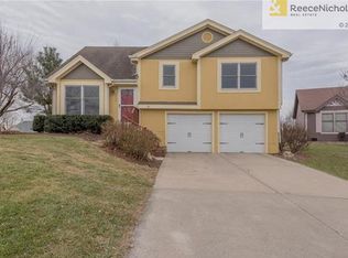 2220 NW 62nd St, Kansas City, MO 64151