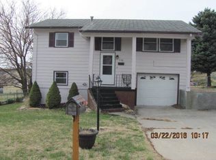 1705 W 17th St, Junction City, KS 66441