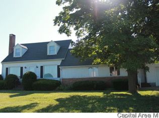 2221 140th St, Cameron, IL 61423