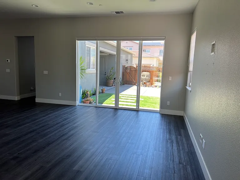 3005 Shasta Way — Photo 2
