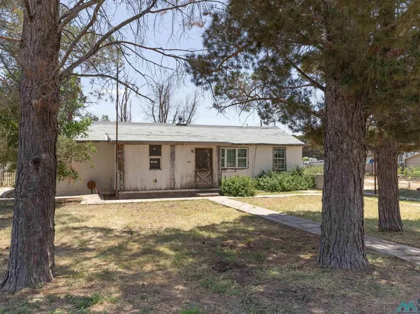 310 N 9th St, Loving, NM 88256