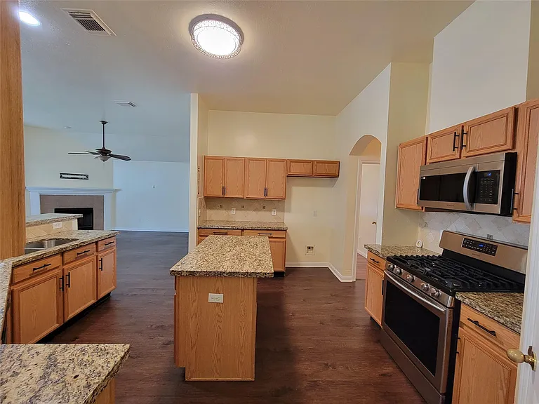 4010 Highland Vale Ct — Photo 18