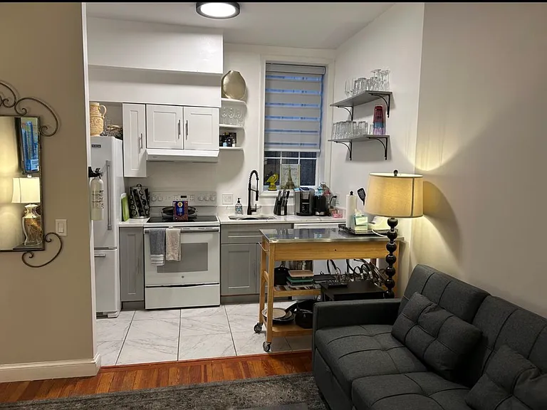 1118 F St NE #2 — Photo 9
