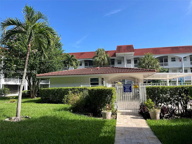 501 Blue Heron Dr #306A — Photo 6