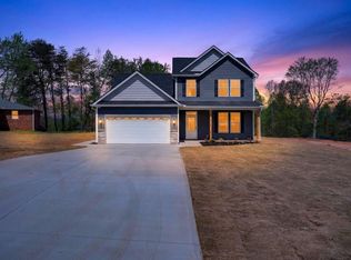61 McCauley Ln, Travelers Rest, SC 29690
