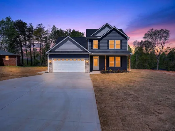 61 McCauley Ln, Travelers Rest, SC 29690