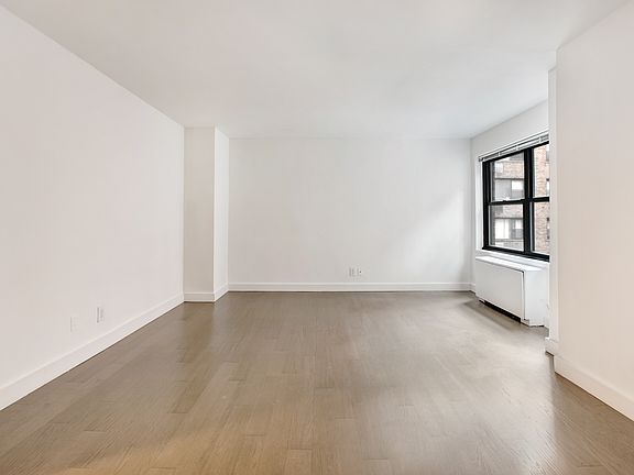 4th image of 120 E 34th St APT 21M