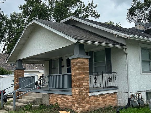Side view of duplex