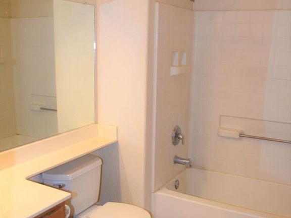 3rd image of 5201 Laguna Oaks Dr Unit 136