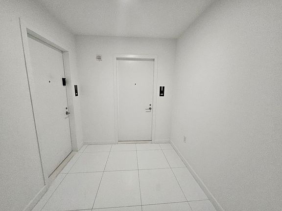 2nd image of 851 NE 1st Ave #4000