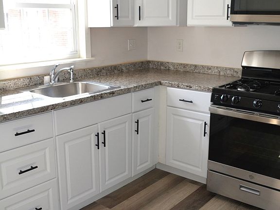 3rd image of 71 Colony Rd #1B