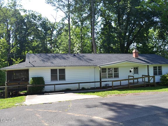 2nd image of 105 Rand Cir