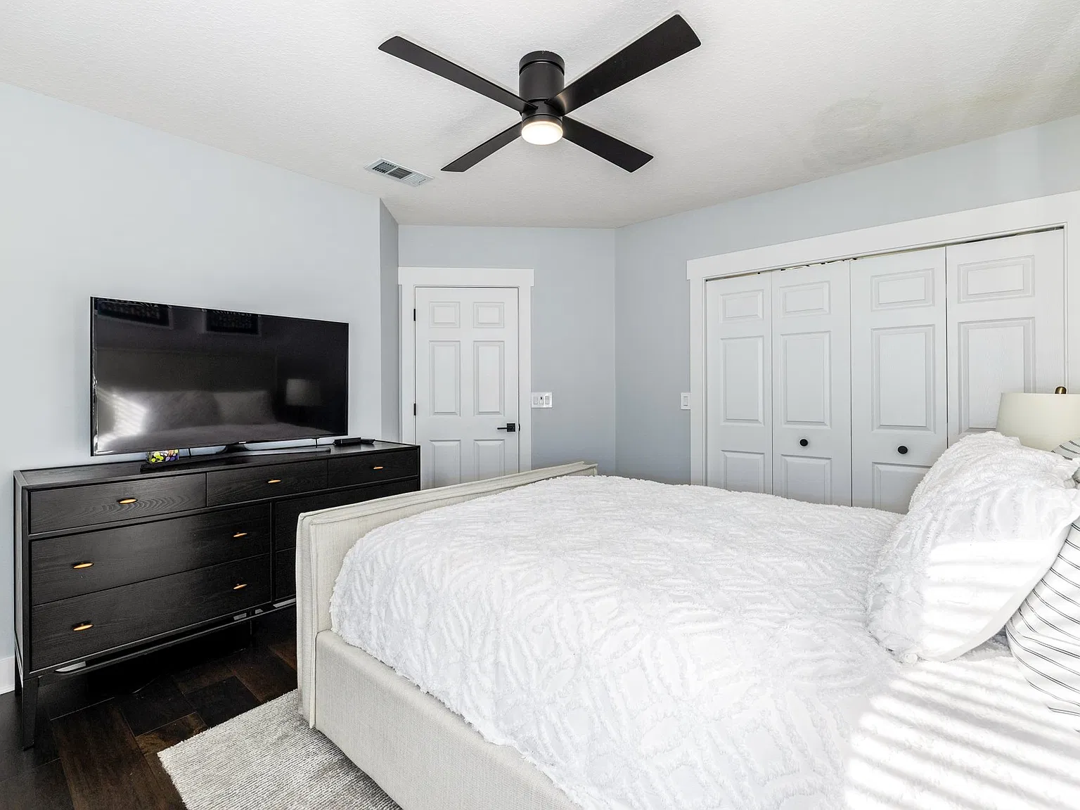 4 bed, 2982 sqft, $5,000 — Photo 3