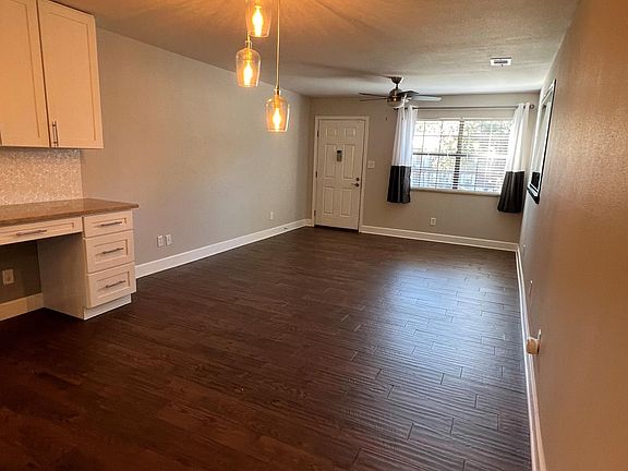5th image of 4344 Langley Ave APT D220