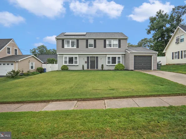 26 Mercator Ln, Willingboro, NJ 08046