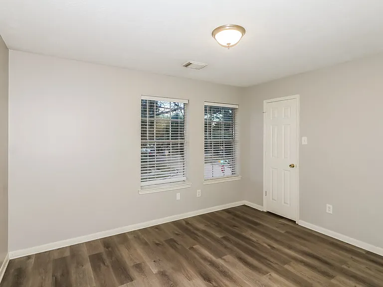 6803 Hedgewick Dr — Photo 13