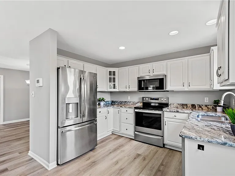9704 Sundance Dr — Photo 12