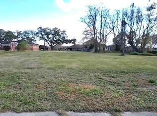 6056 Kuebel Dr, New Orleans, LA 70126