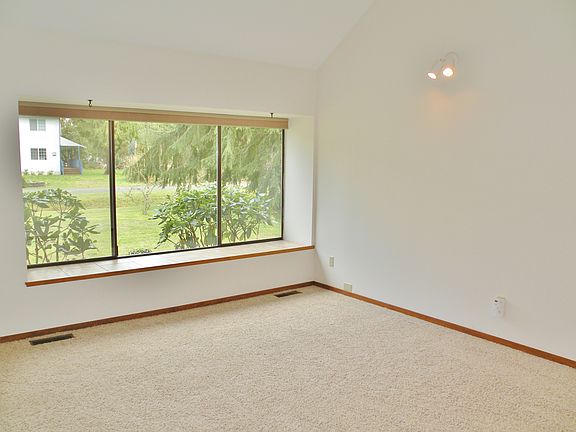 3rd image of 3209 39th Way NE