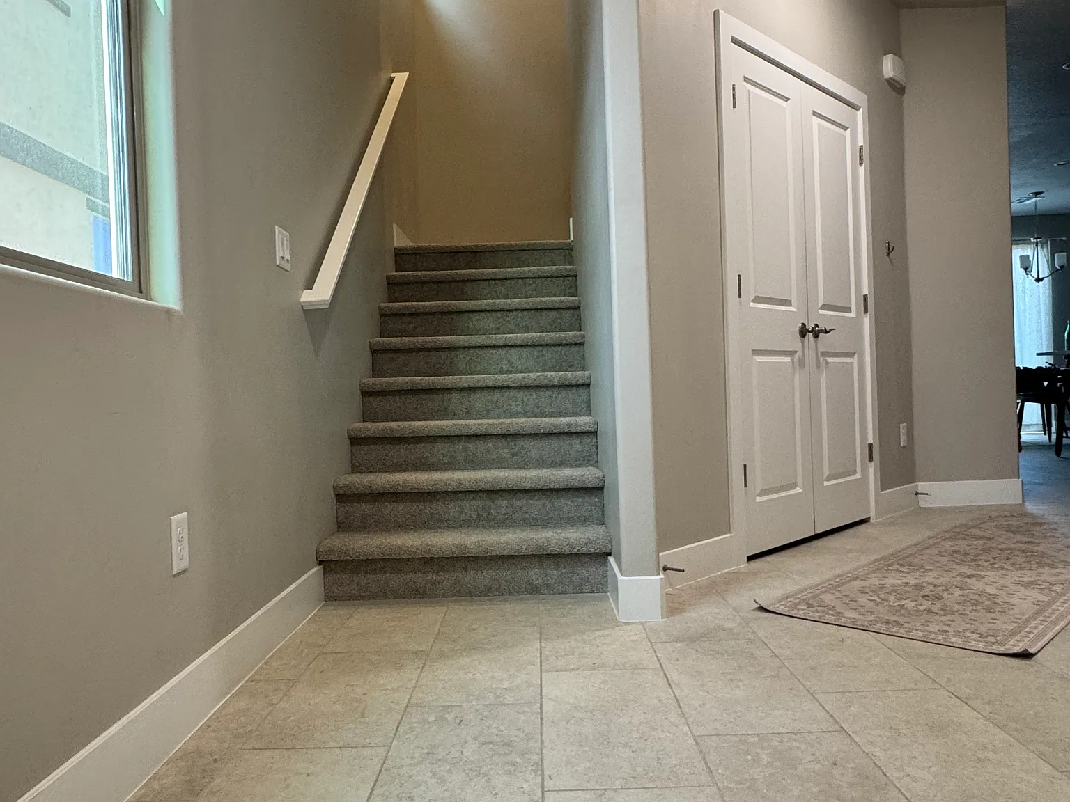 4 bed, 2.5 bath, 1960 sqft, $2,500 — Photo 4