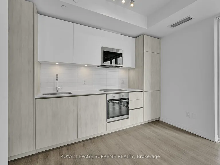 28 Widmer St #2929 — Photo 10