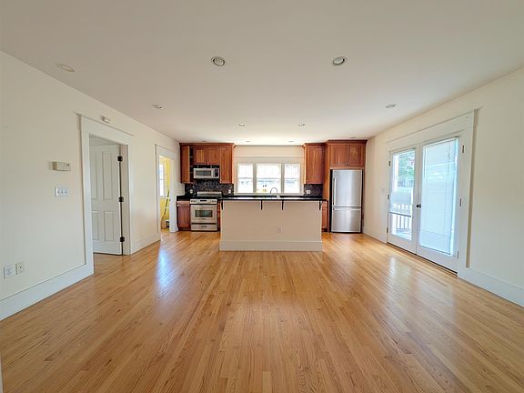5th image of 91 Burget Ave #2