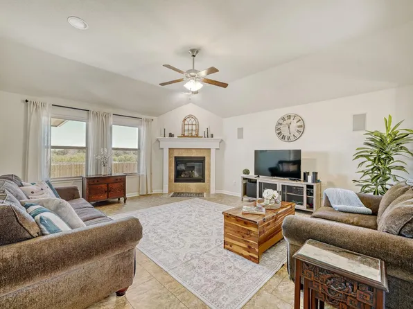 831 Oyster Crk, Buda, TX 78610