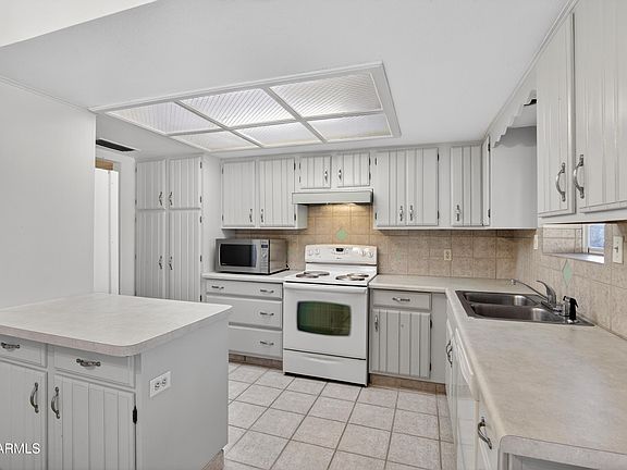 3rd image of 1708 W SUNNYSLOPE Lane