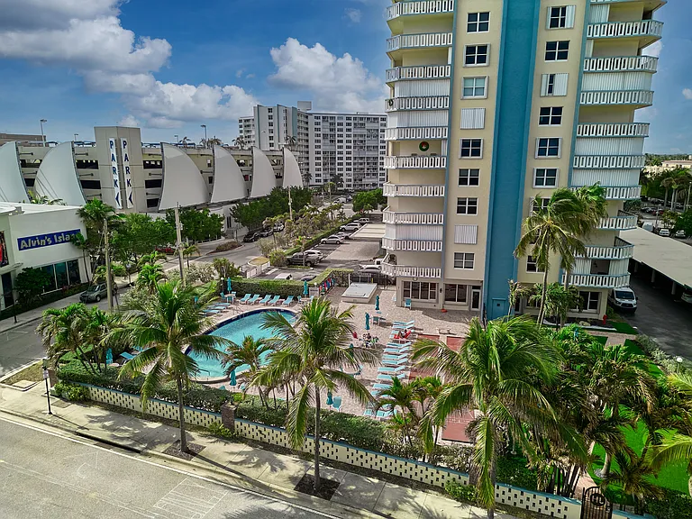 305 N Pompano Beach Blvd #1204 — Photo 40