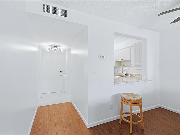 4th image of 4528 LONGWATER #35