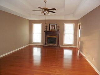 GR W/BEAUTIFUL HW FLOORS