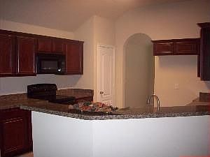 4th image of 1001 Breckenridge Dr