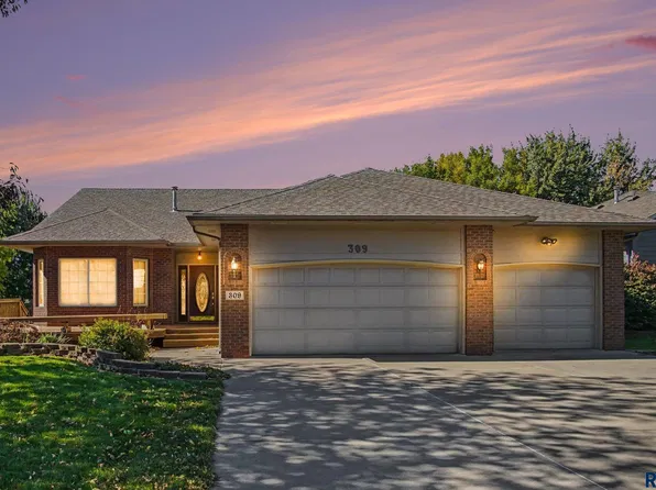 309 N Sandberg Dr, Sioux Falls, SD 57110