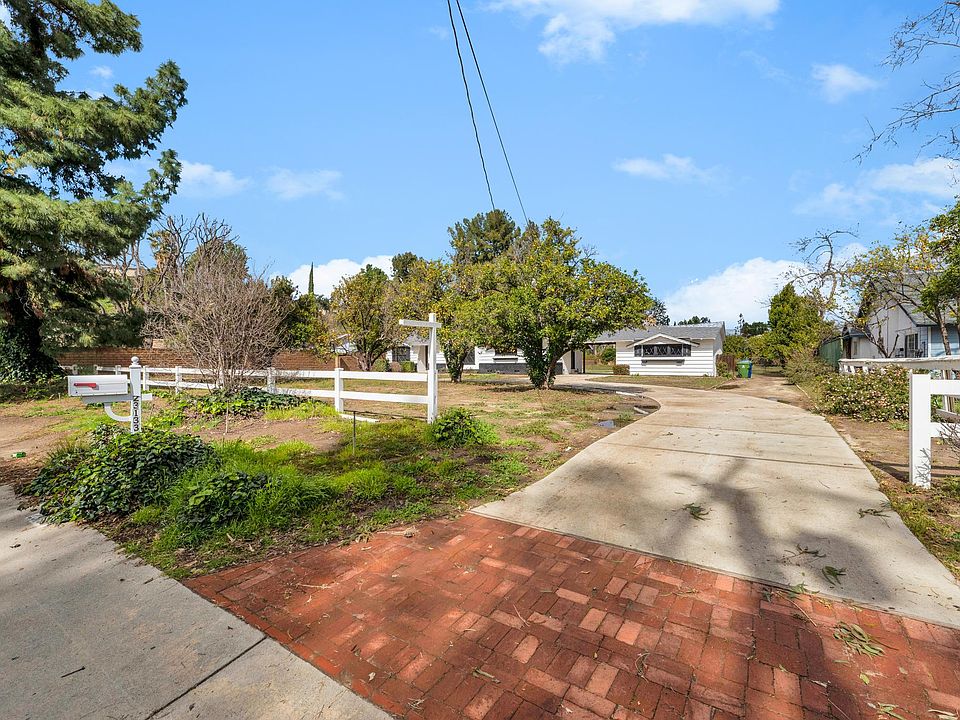 1st image of 23133 Oxnard St