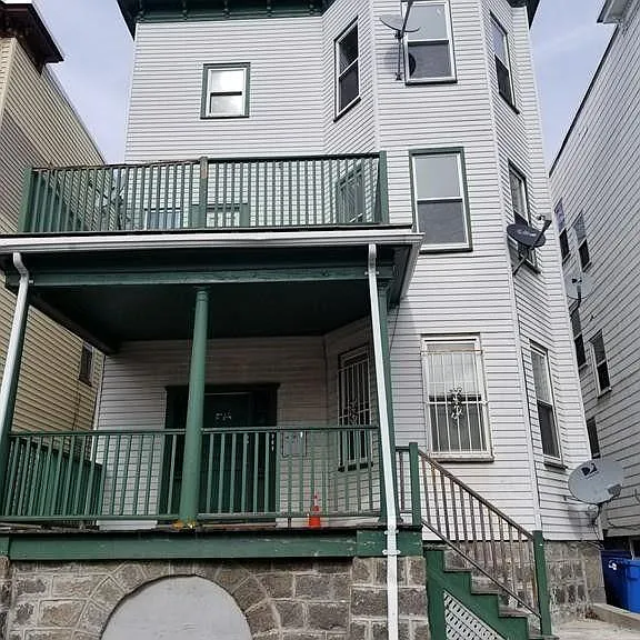 35 Hollander St #2 — Photo 26